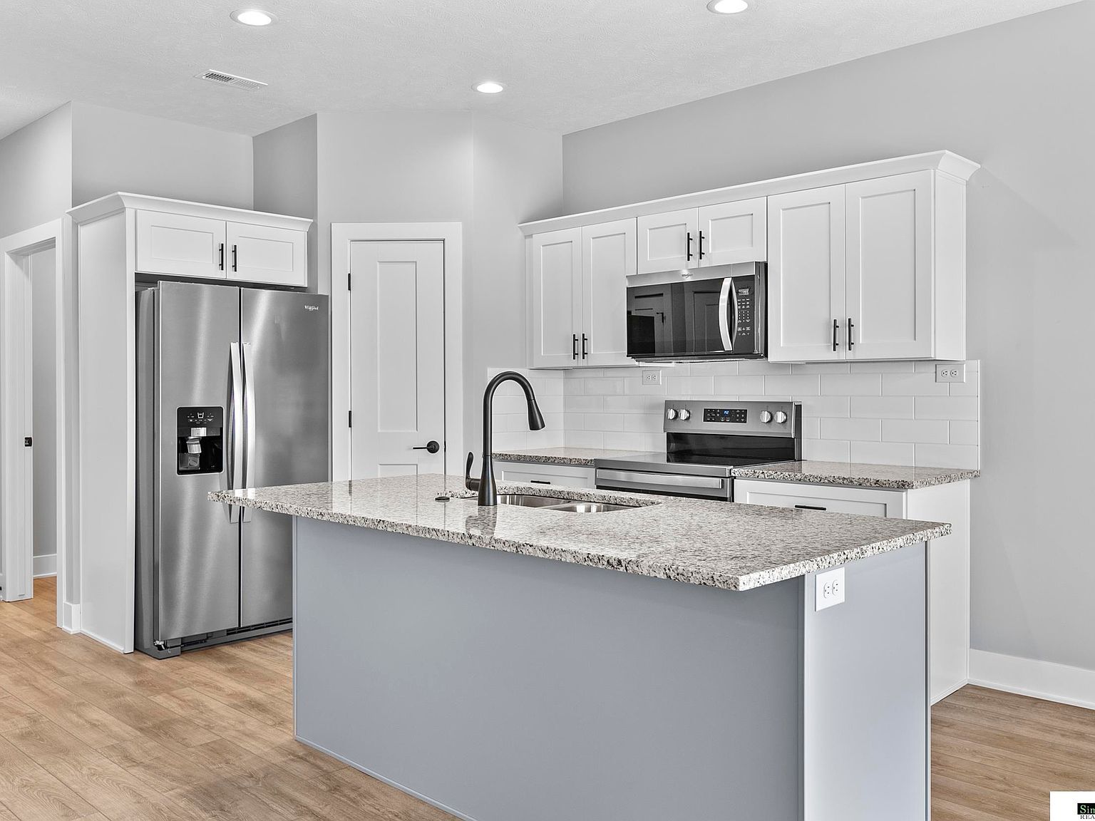 1940 Flagstone Rd Lincoln, NE 68521 - Thumbnail 3