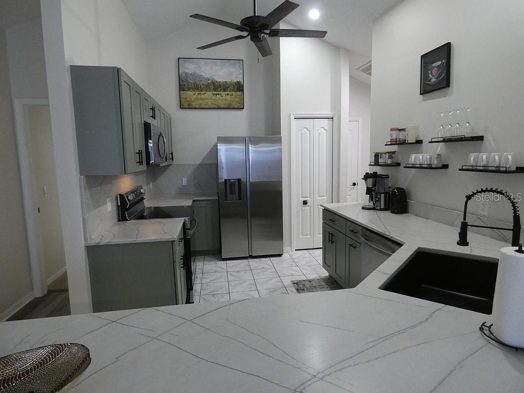 6534 Foxmoor Dr Zephyrhills, FL 33542 - Thumbnail 3