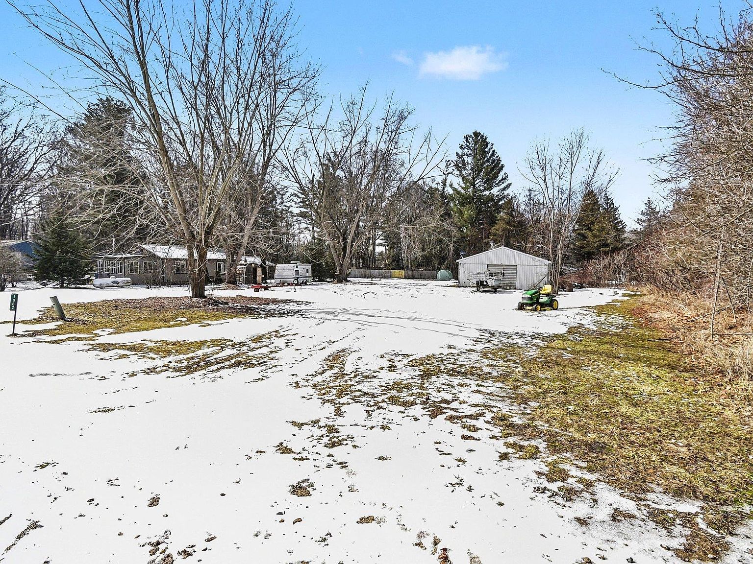 1058 & 1062 Wildcherry Dr Gladwin, MI 48624 - Thumbnail 3