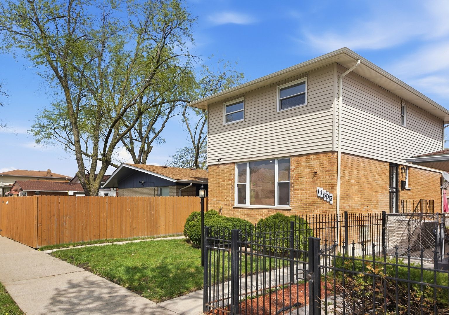 11603 S Loomis St Chicago, IL 60643 - Thumbnail 3