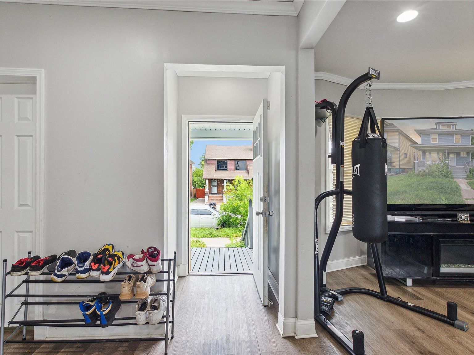 3738 Montgomery Ave Detroit, MI 48206 - Thumbnail 3