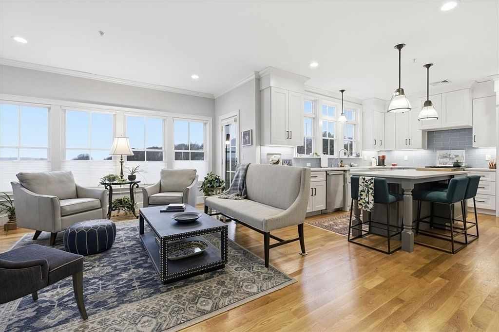 1090 Shore Rd #7 Bourne, MA 02532 - Thumbnail 3