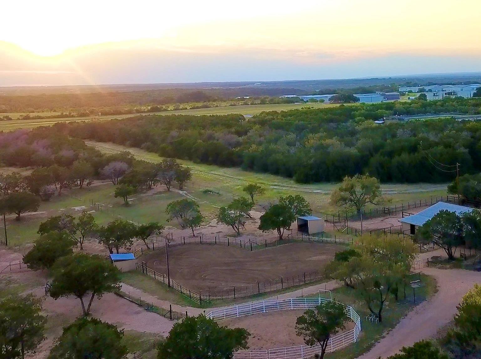 1005 County Road 414 Spicewood, TX 78669 - Thumbnail 3