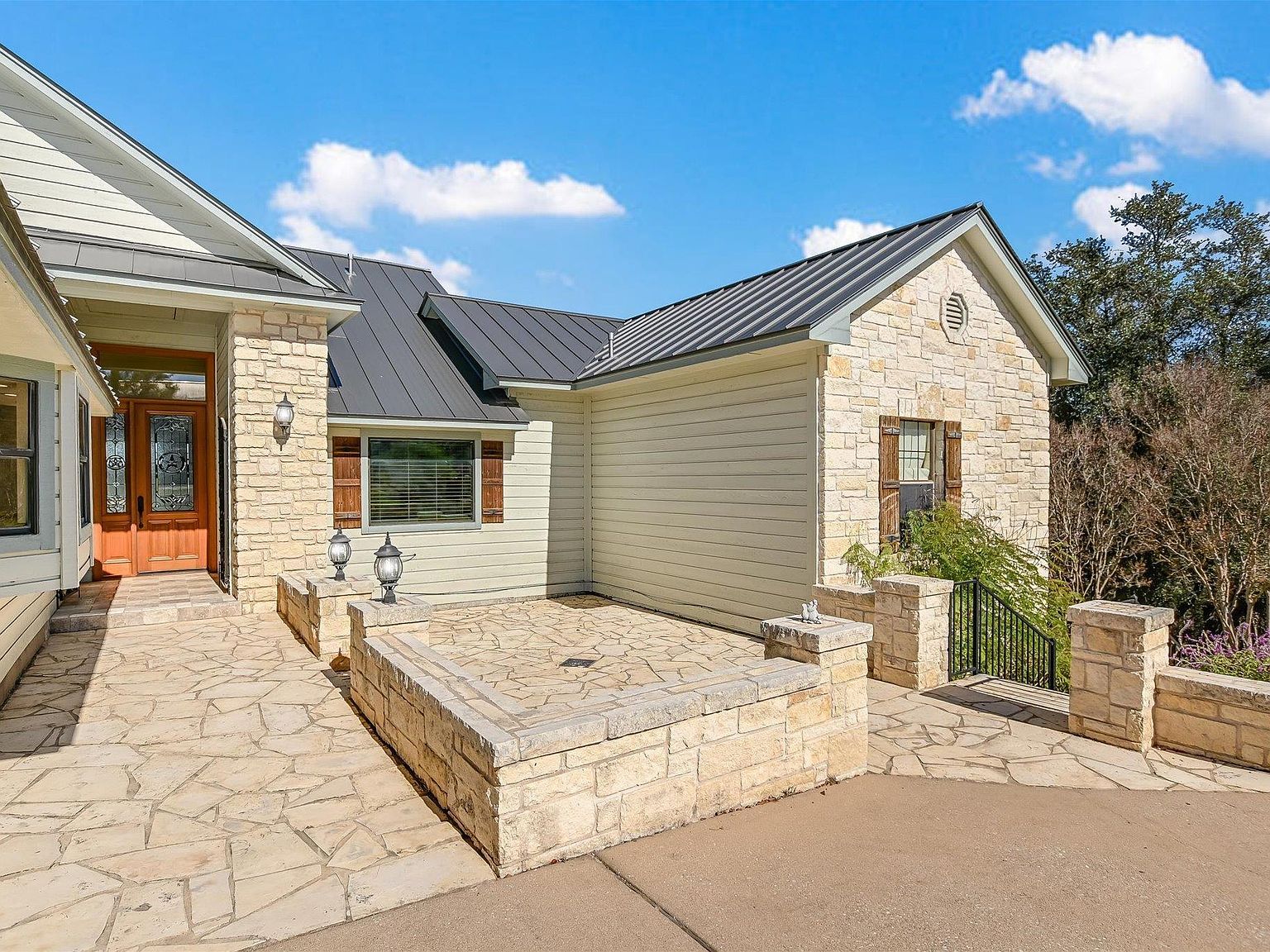 116 Courtside Way Spicewood, TX 78669 - Thumbnail 3