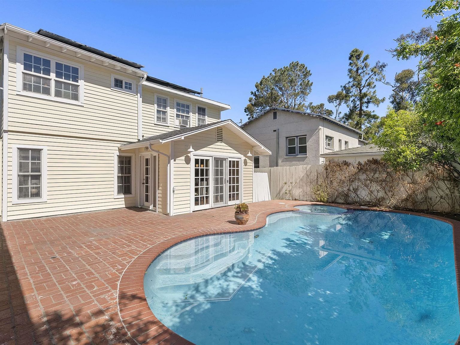 921 Court Way San Diego, CA 92103 - Thumbnail 3