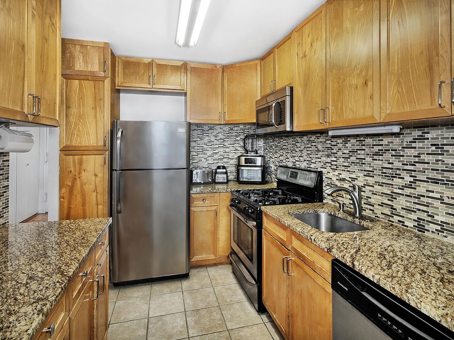 7000 Boulevard East APT 28H West New York, NJ 07093 - Thumbnail 3