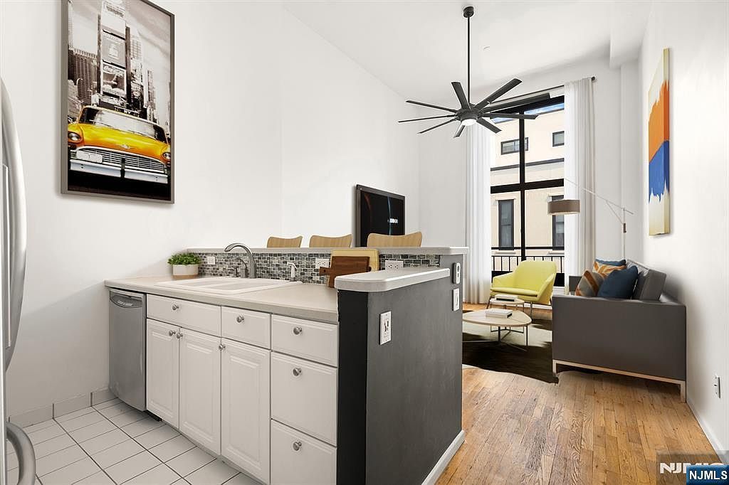 518-536 Gregory Ave #A425 Weehawken, NJ 07086 - Thumbnail 3