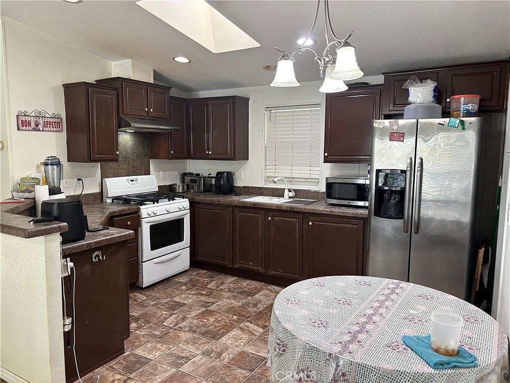 1826 W 19th St SPACE 18 San Bernardino, CA 92411 - Thumbnail 3