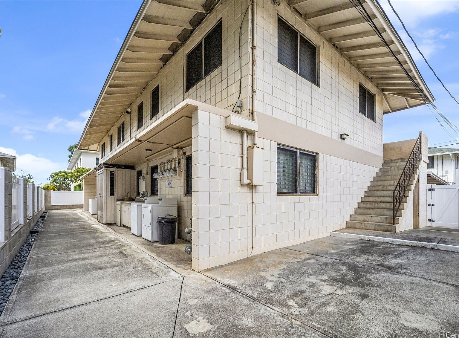 708 E Olokele Ave Honolulu, HI 96816 - Thumbnail 3