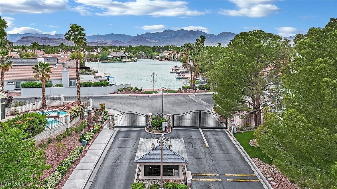 3080 Yankee Clipper Dr Las Vegas, NV 89117 - Thumbnail 3