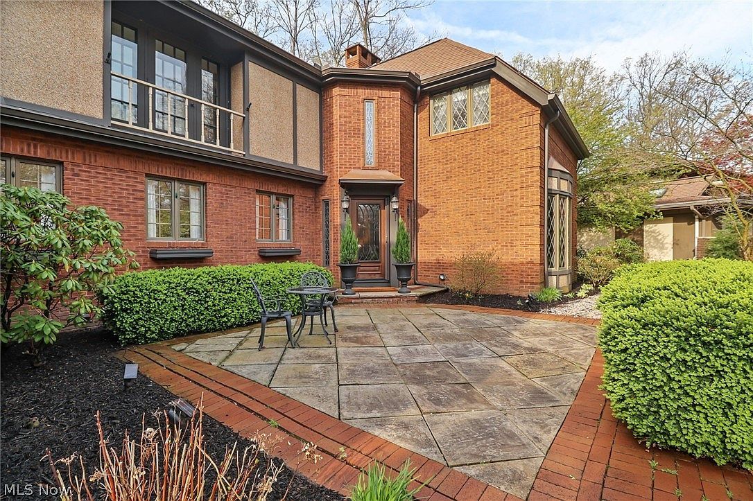 31215 Roxbury Park Dr Bay Village, OH 44140 - Thumbnail 3