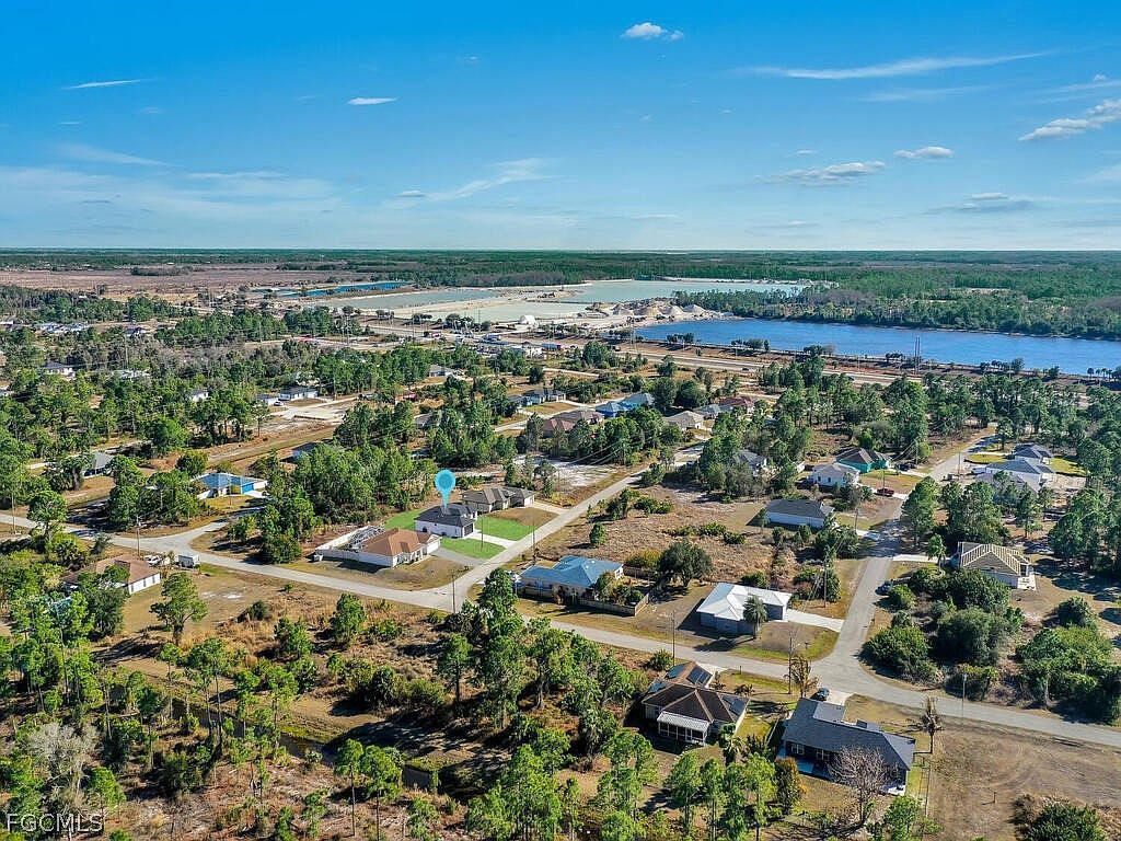 1033 Bassinger Ave S Lehigh Acres, FL 33974 - Thumbnail 3