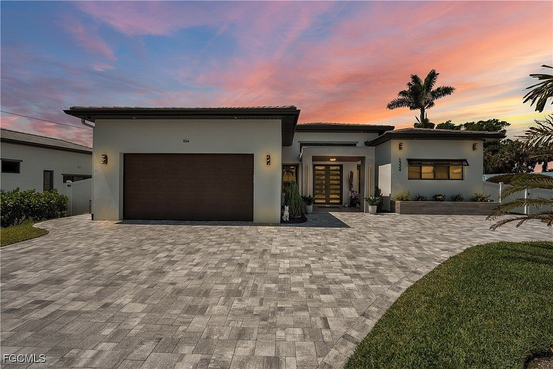 1324 Longwood Dr Fort Myers, FL 33919 - Thumbnail 3