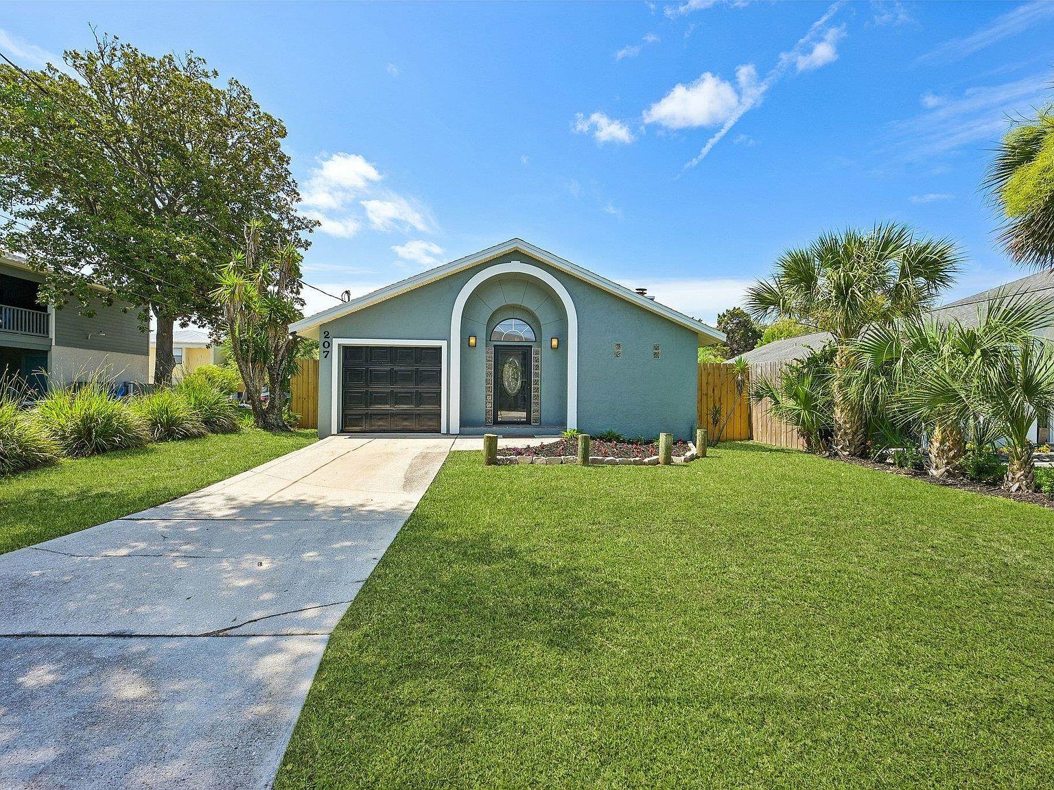 207 B St Saint Augustine, FL 32080 - Thumbnail 3