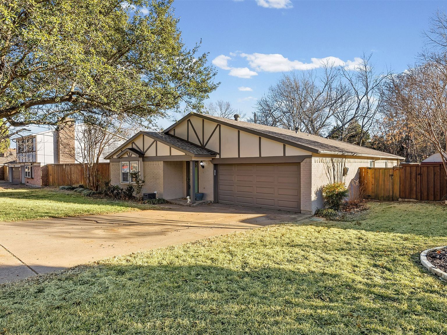 919 Mockingbird Dr Grapevine, TX 76051 - Thumbnail 3