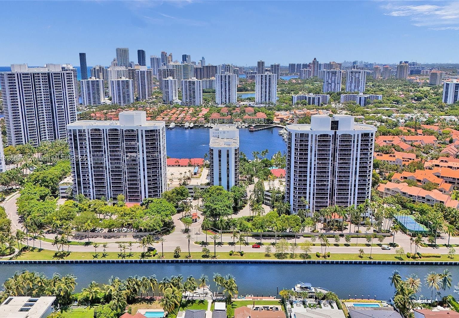 3640 Yacht Club Dr APT 1704 Aventura, FL 33180 - Thumbnail 3