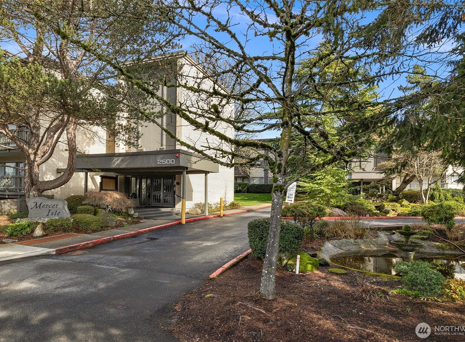 2500 81st Ave SE APT 118 Mercer Island, WA 98040 - Thumbnail 3