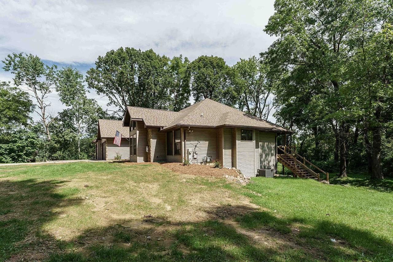 1000 Whitetail Dr Fort Atkinson, WI 53538 - Thumbnail 3