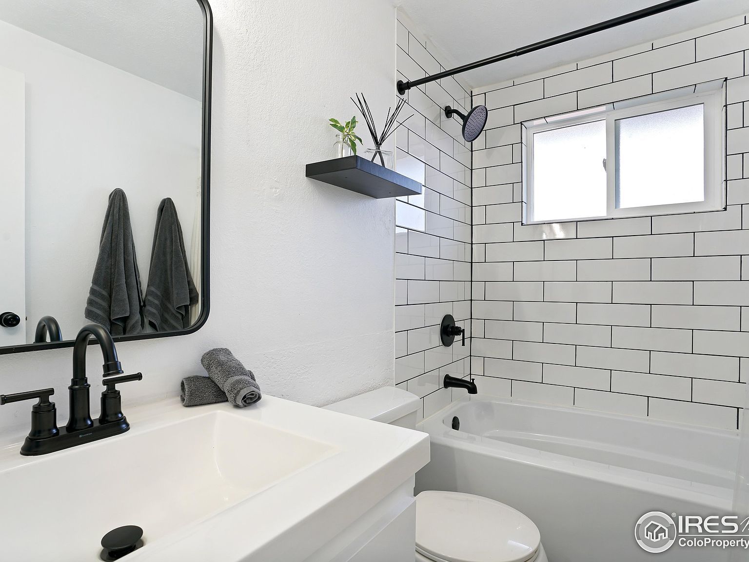 2327-2331 W 18th St Loveland, CO 80538 - Thumbnail 3