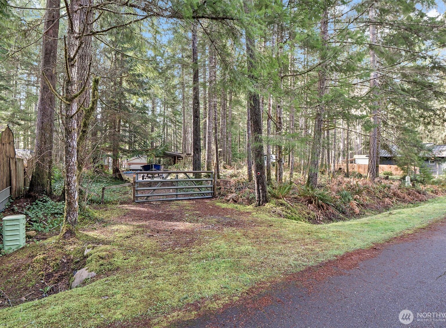 31 N Brook Ln Hoodsport, WA 98548 - Thumbnail 3