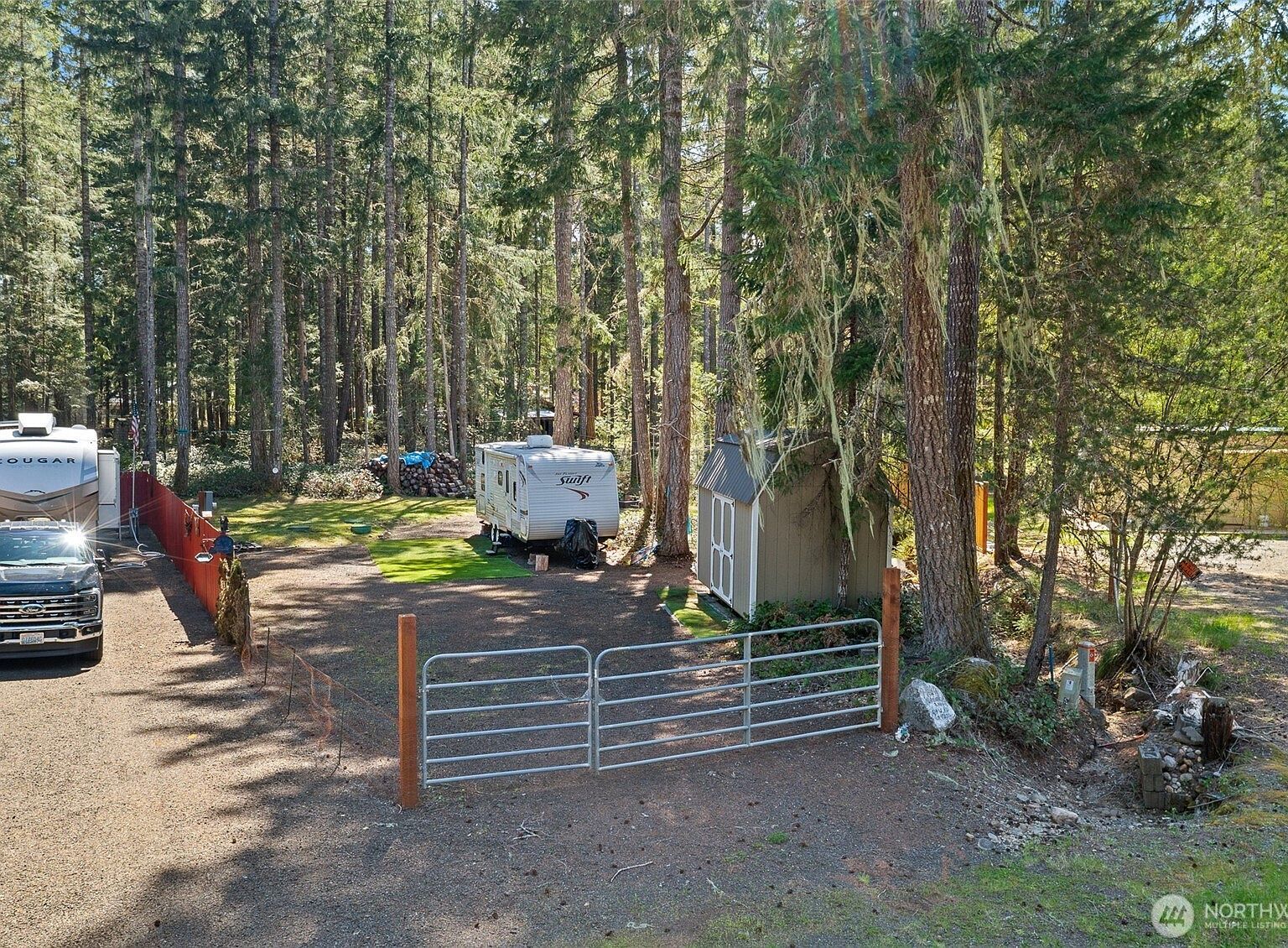 101 N Brook Ln Hoodsport, WA 98548 - Thumbnail 3