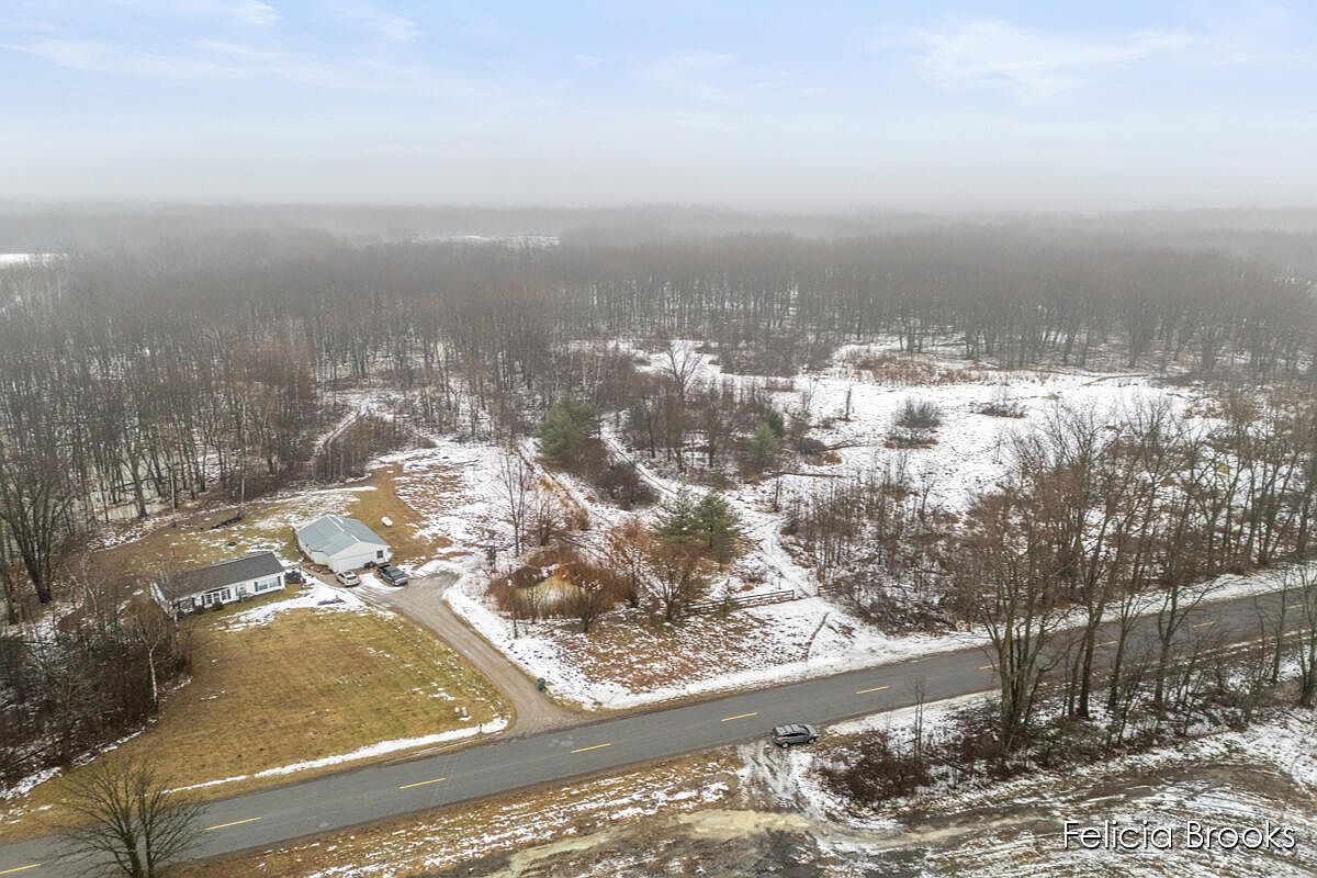 17590 Pine Lake Ave Sand Lake, MI 49343 - Thumbnail 3