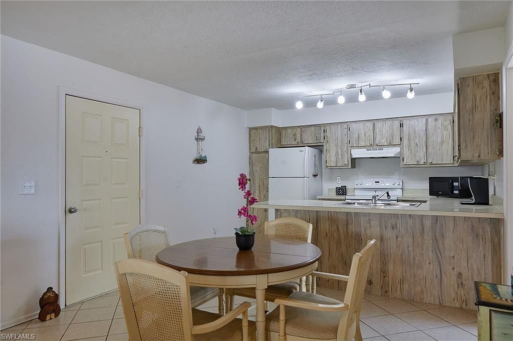 1100 Pondella Rd APT 801 Cape Coral, FL 33909 - Thumbnail 3