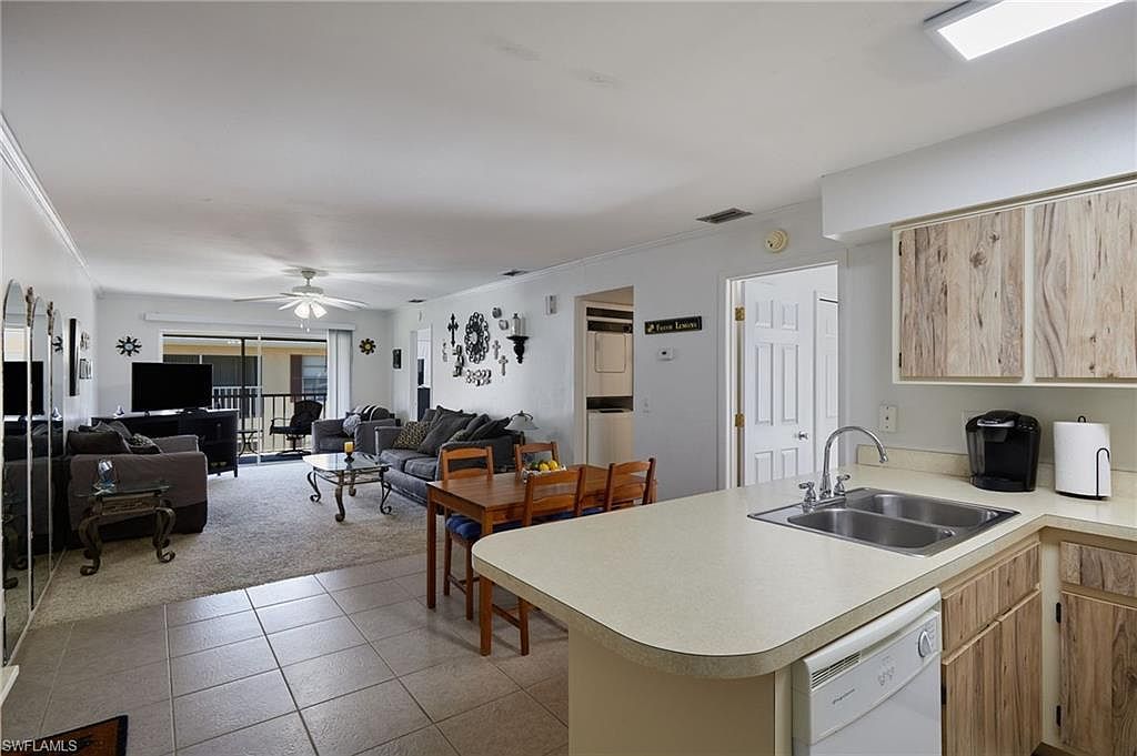 1100 Pondella Rd APT 916 Cape Coral, FL 33909 - Thumbnail 3