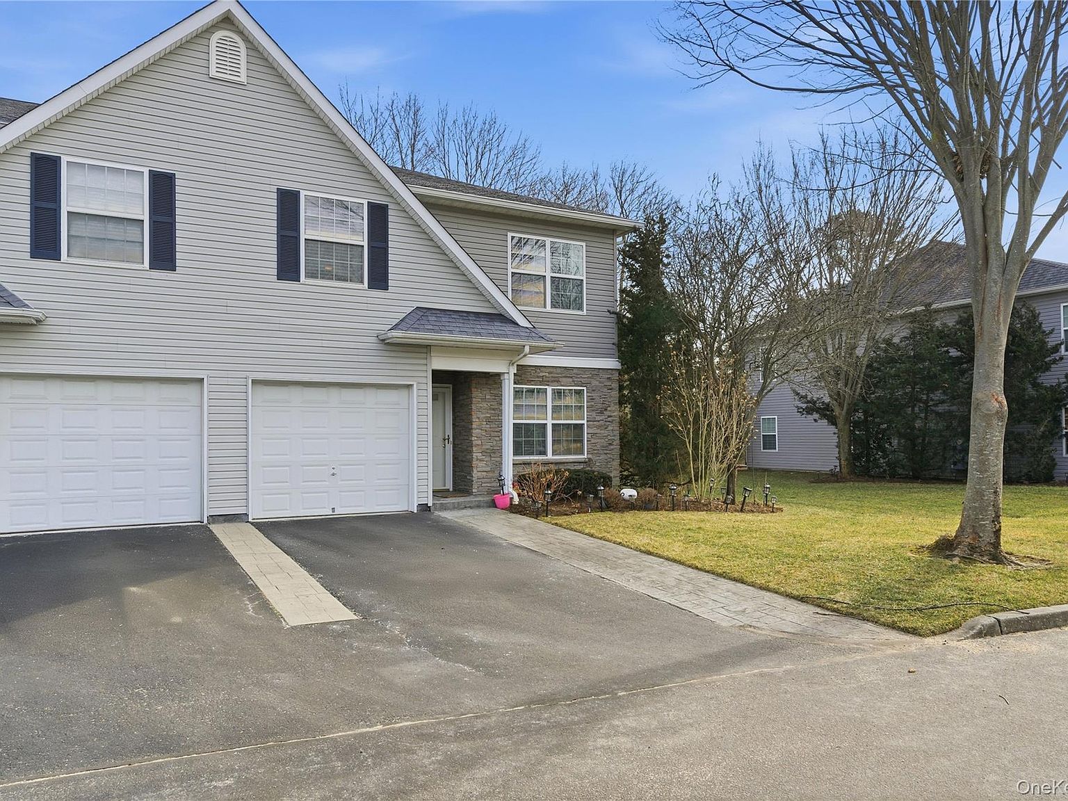 307 Medea Way Central Islip, NY 11722 - Thumbnail 3