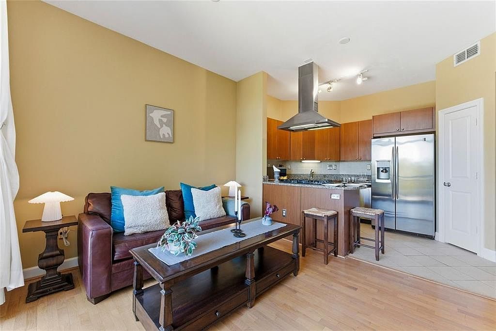 2626 Peachtree Rd NW UNIT 1006 Atlanta, GA 30305 - Thumbnail 3