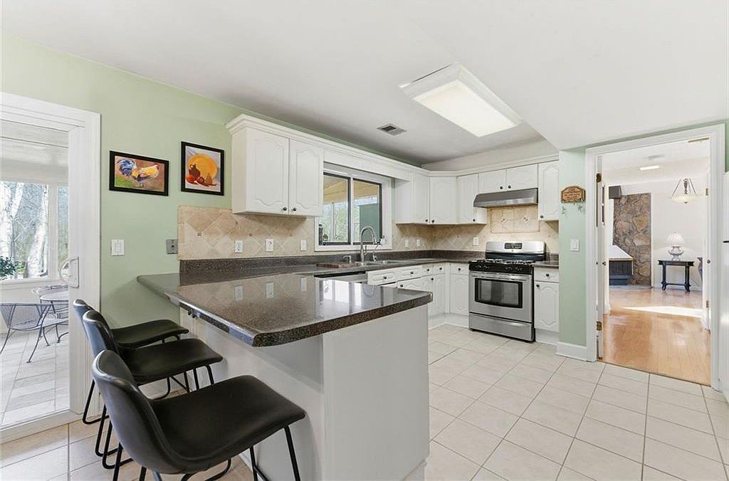 1358 Murdock Rd Marietta, GA 30062 - Thumbnail 3