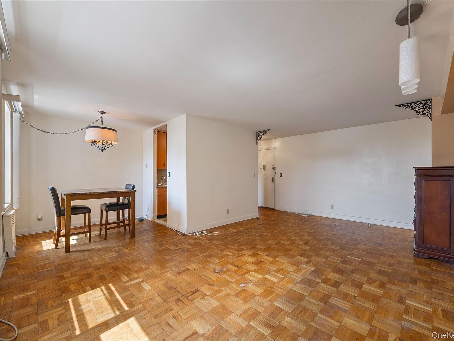 1304 Midland Ave APT C20 Yonkers, NY 10704 - Thumbnail 3