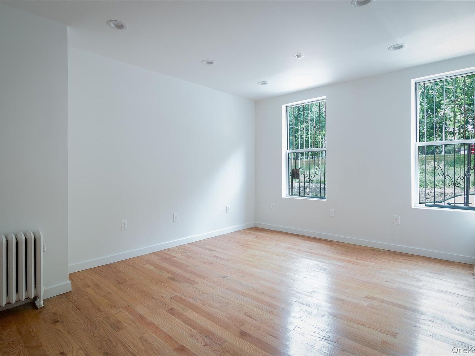 1501 Teller Ave Bronx, NY 10457 - Thumbnail 3