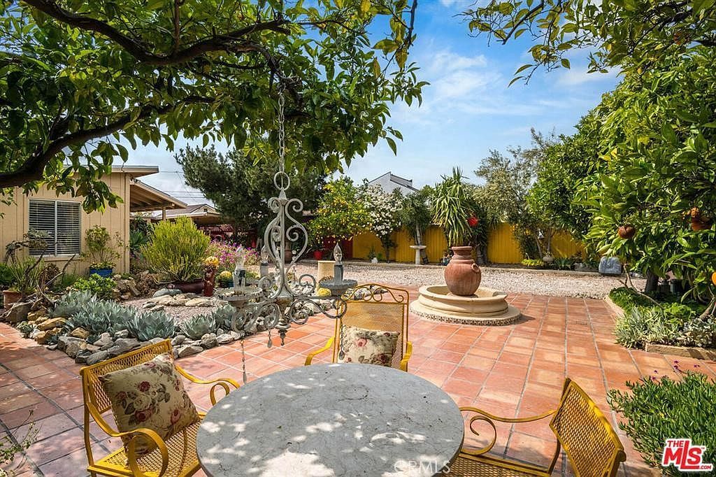 6033 Fulcher Ave North Hollywood, CA 91606 - Thumbnail 3