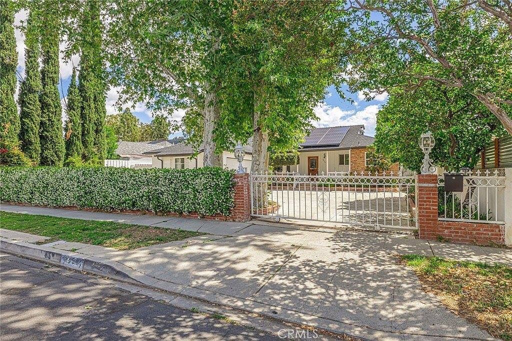 6454 Baird Ave Reseda, CA 91335 - Thumbnail 3