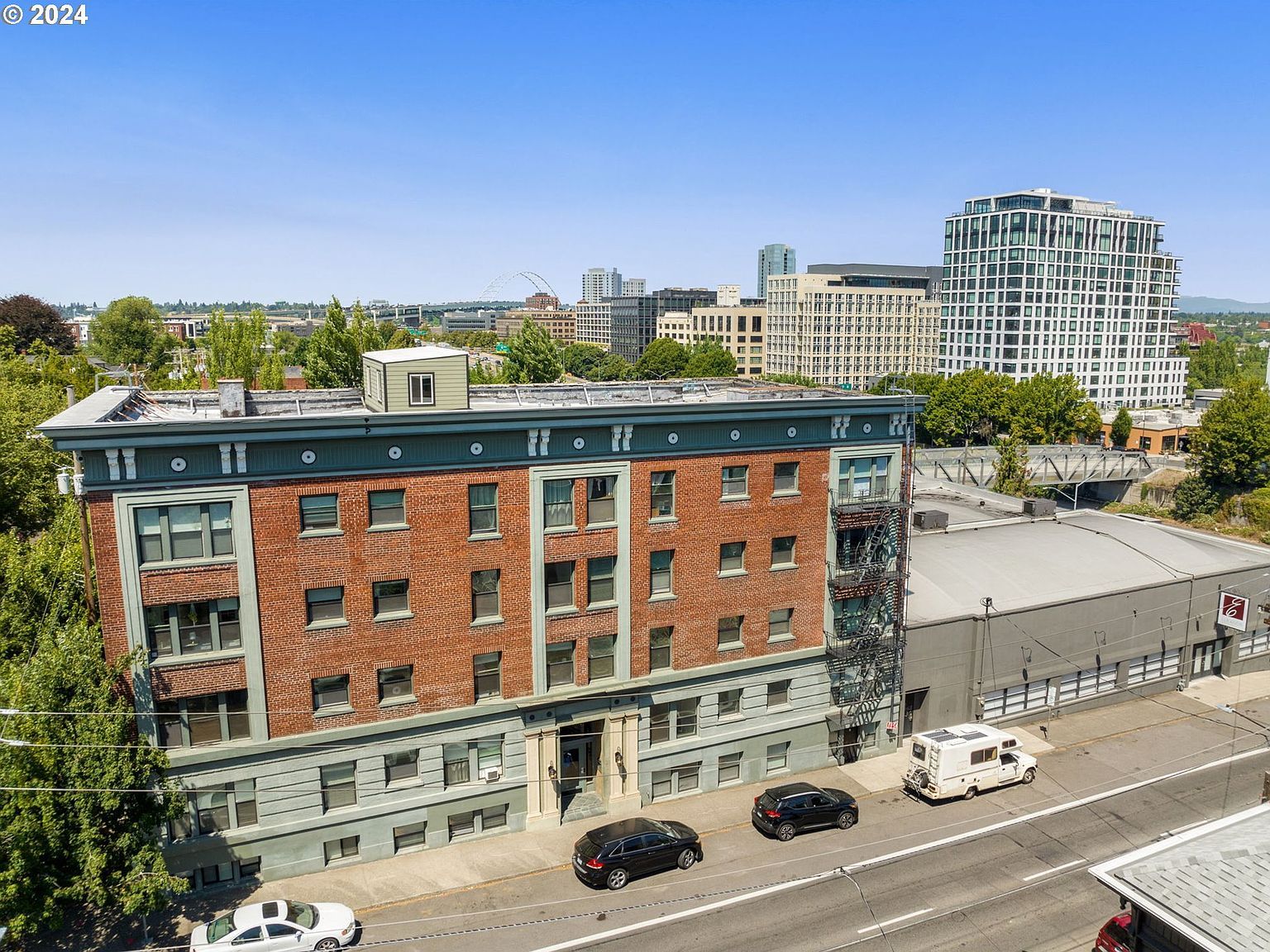 1631 NW Everett St APT 301 Portland, OR 97209 - Thumbnail 3