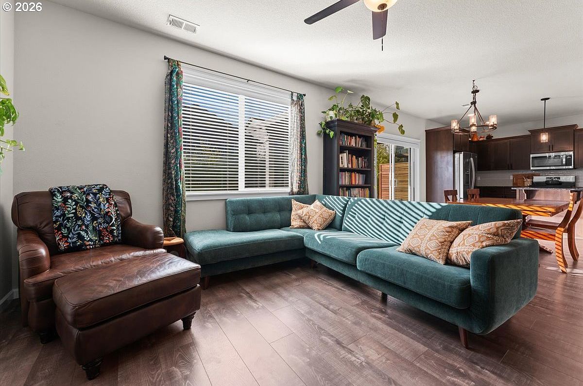 59551 Emerald Loop Saint Helens, OR 97051 - Thumbnail 3