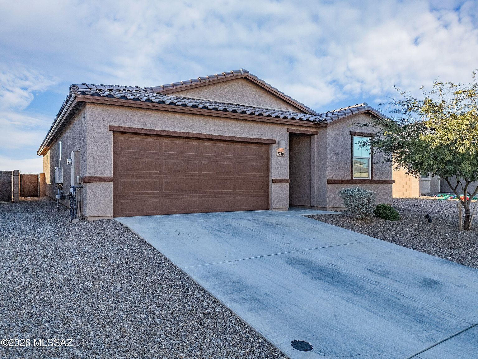7738 S Sugarbend Dr Tucson, AZ 85757 - Thumbnail 3