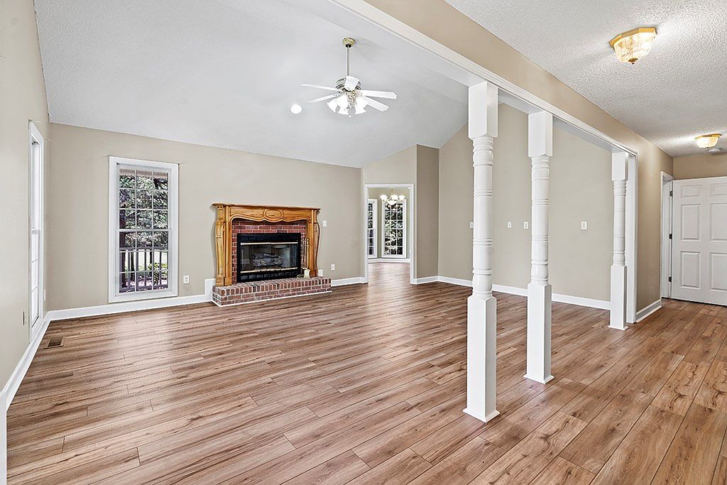 318 Pucketts Pointe Rd Greenwood, SC 29649 - Thumbnail 3