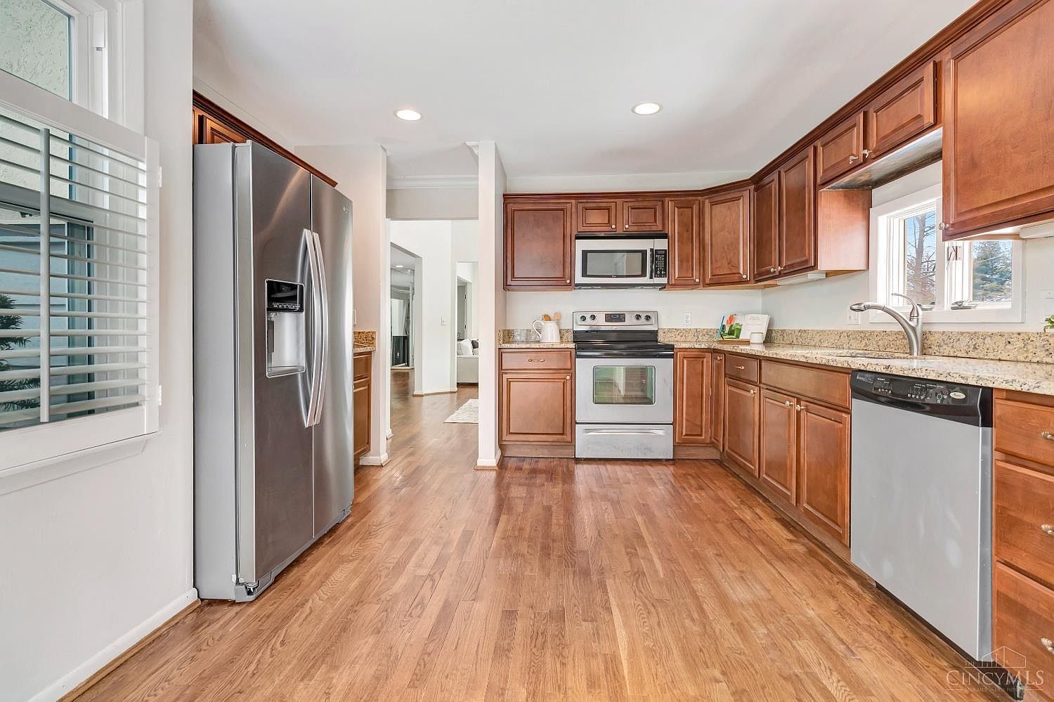 8837 Montgomery Rd Cincinnati, OH 45236 - Thumbnail 3