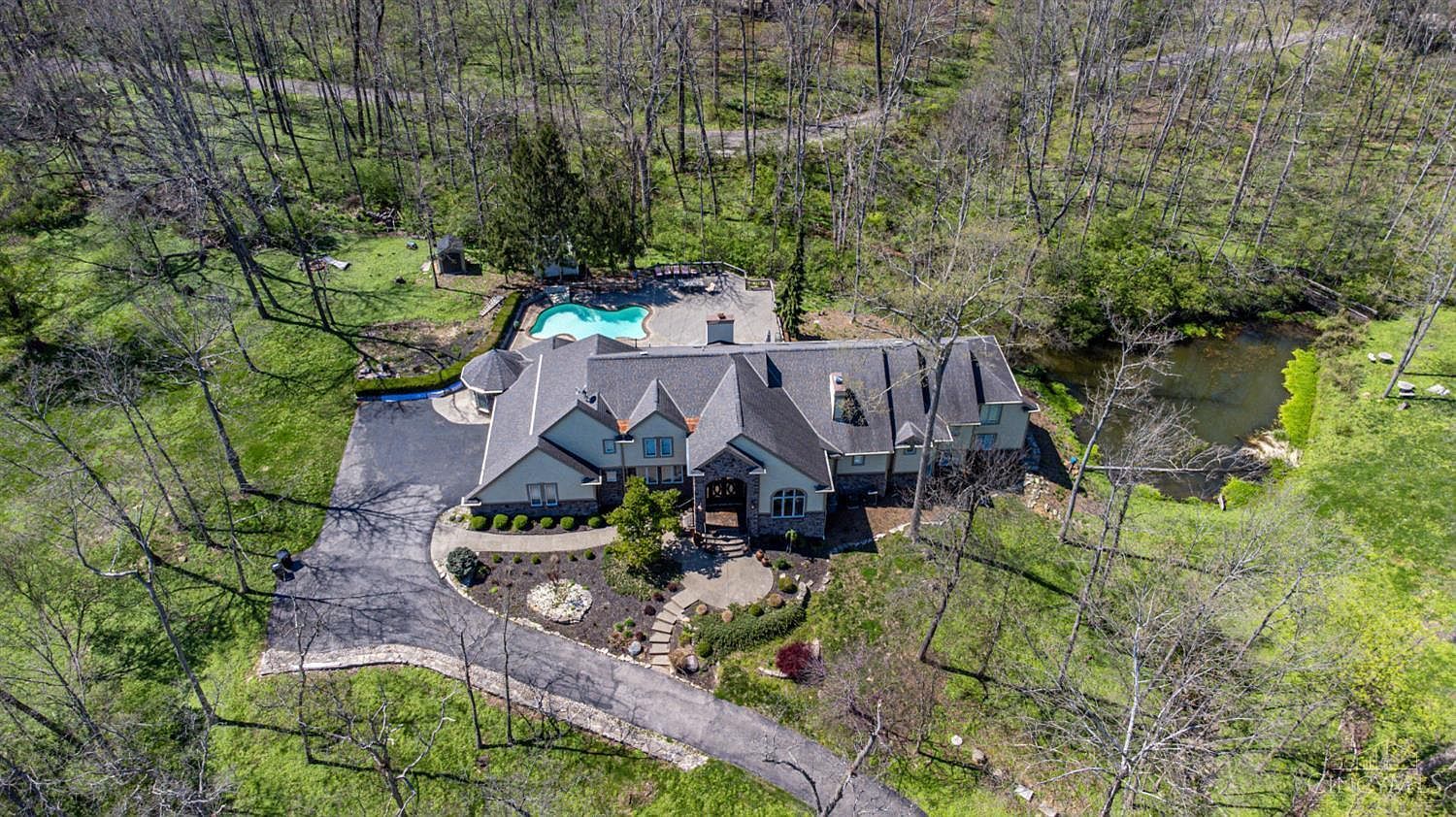 5775 Sugarun Ln Cincinnati, OH 45243 - Thumbnail 3
