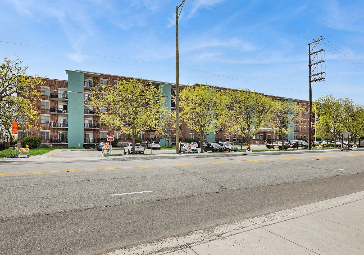9355 Irving Park Rd APT 401 Schiller Park, IL 60176 - Thumbnail 3