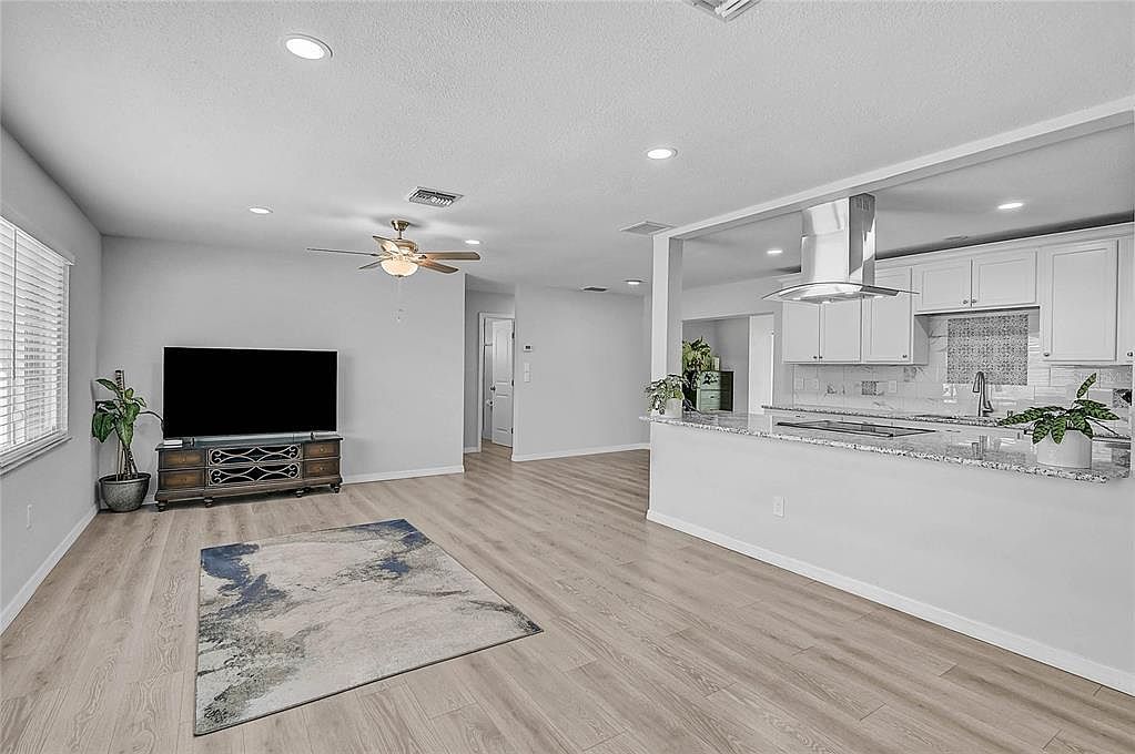 890 Ponderosa Rd Venice, FL 34293 - Thumbnail 3