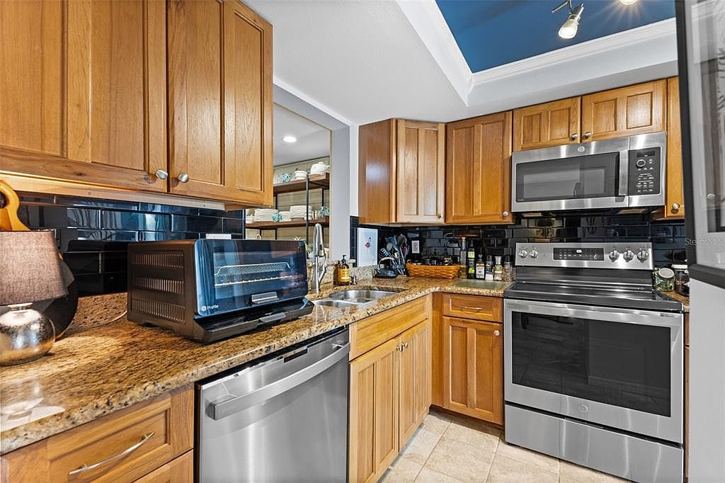 3165 Landmark Dr APT 714 Clearwater, FL 33761 - Thumbnail 3