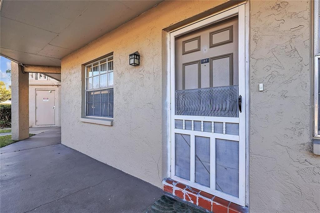 960 Virginia St APT 107 Dunedin, FL 34698 - Thumbnail 3