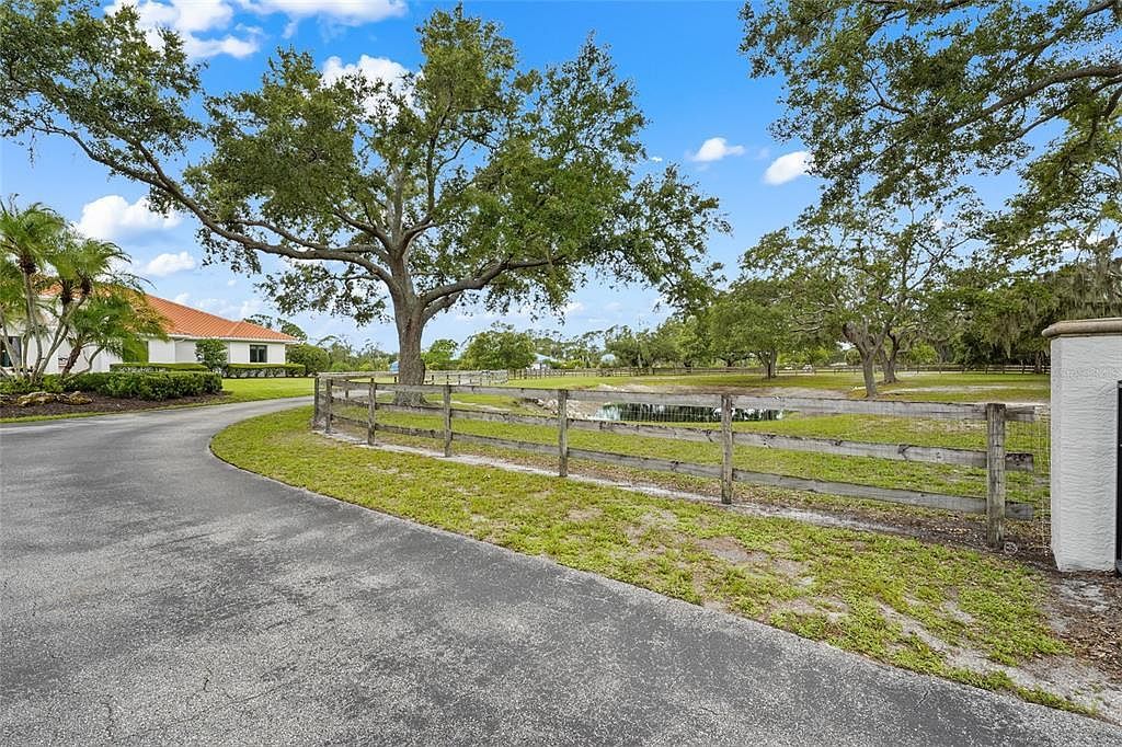 7025 Saddle Creek Cir Sarasota, FL 34241 - Thumbnail 3