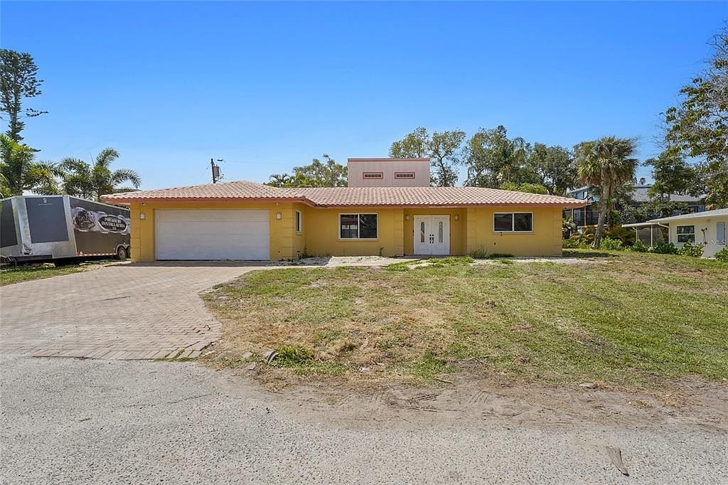 1613 Idle Ln Sarasota, FL 34231 - Thumbnail 3