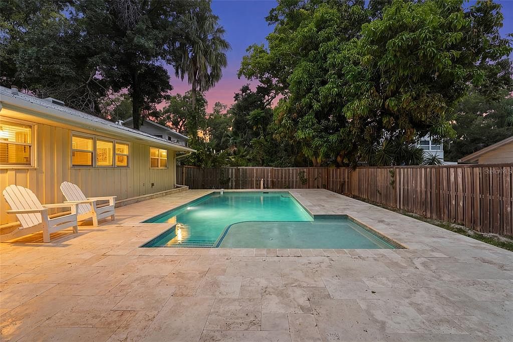 2480 Alameda Ave Sarasota, FL 34234 - Thumbnail 3