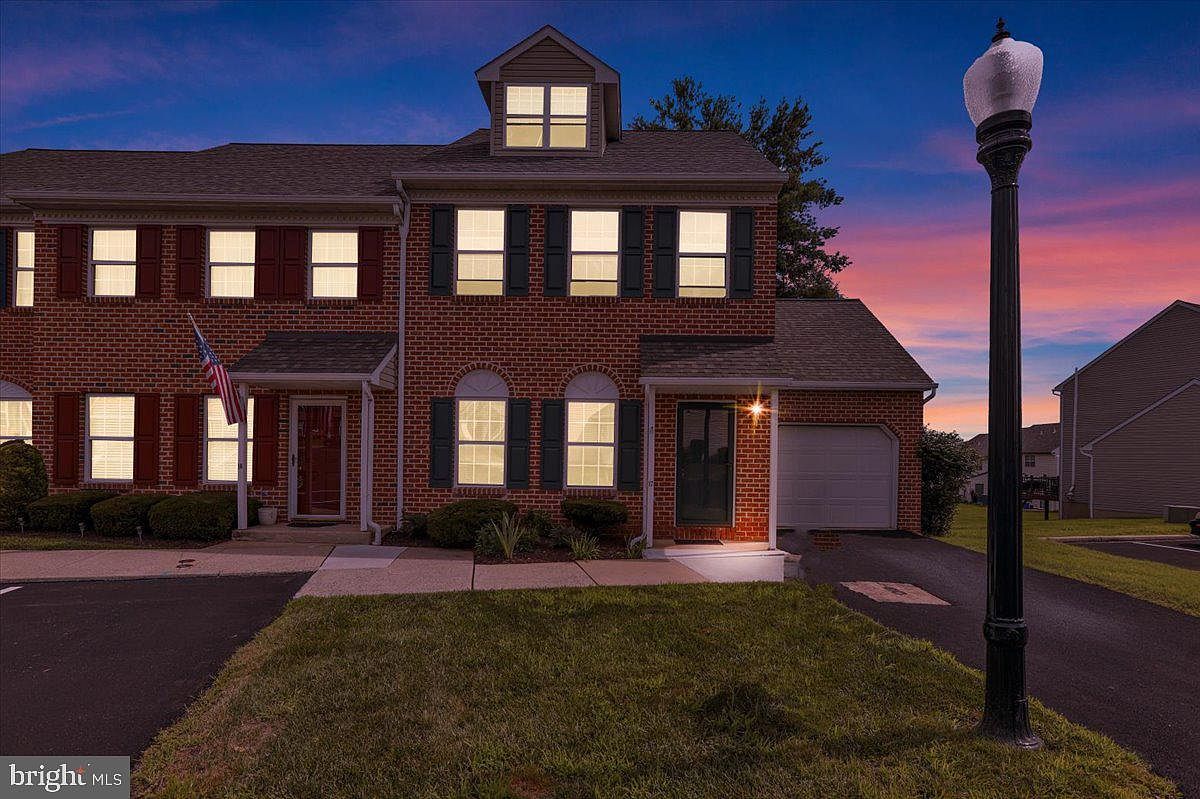 17 Charlemont Ct Shillington, PA 19607 - Thumbnail 3