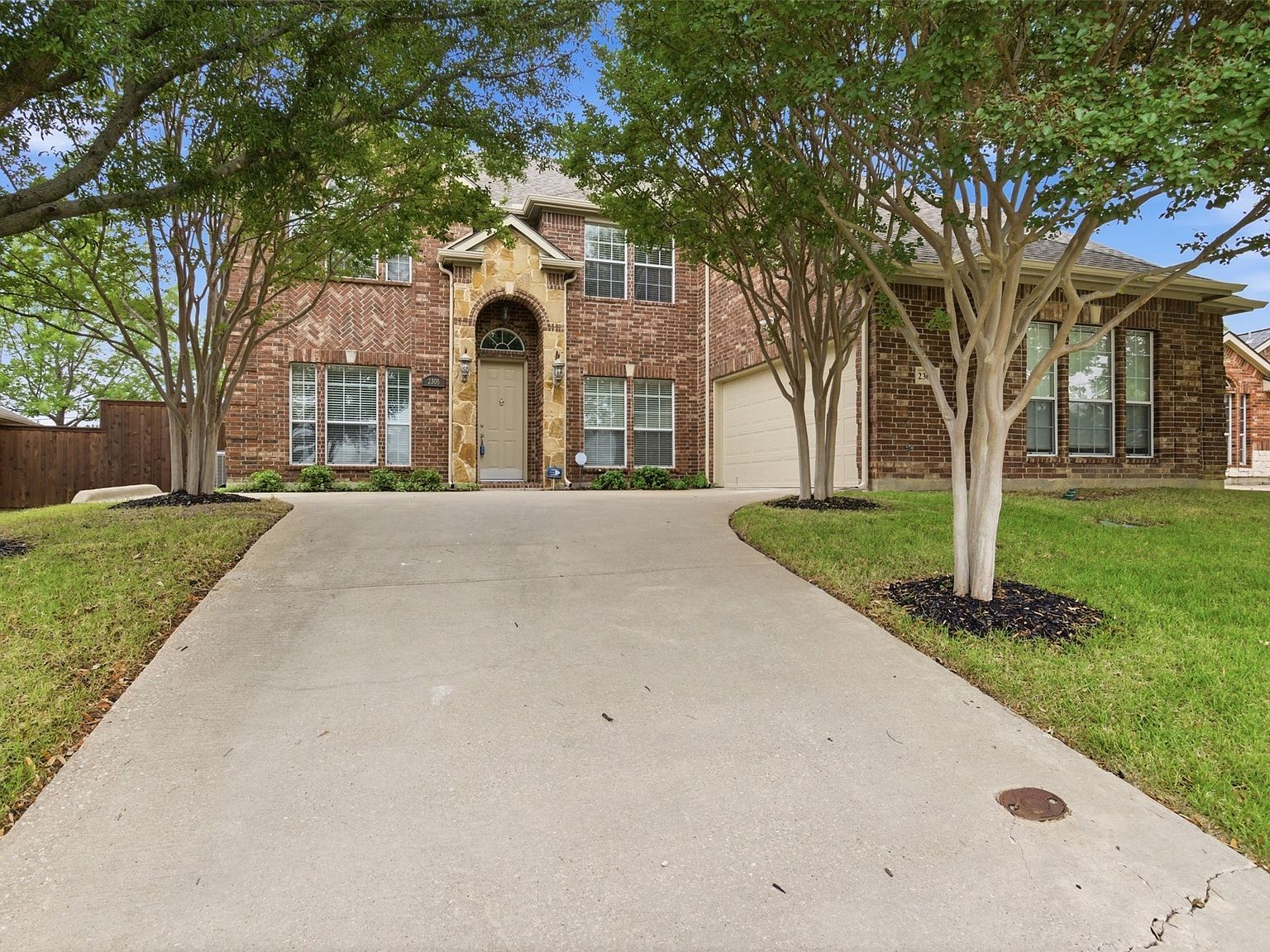2305 Trickling Creek Dr Garland, TX 75041 - Thumbnail 3